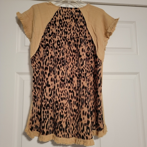Umgee Animal Print Blouse - Picture 4 of 6